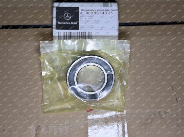 Підвісний підшипник карданного валу A0089814325 MERCEDES