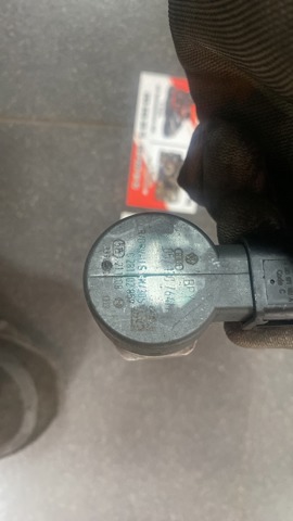 Регулятор тиску палива 0281002858 BOSCH