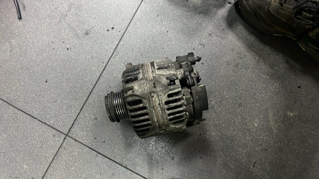 Авто генератор 028903029D VAG