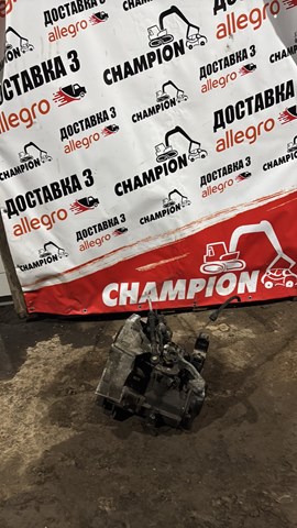 Корпус коробки передач 02T301103M VAG