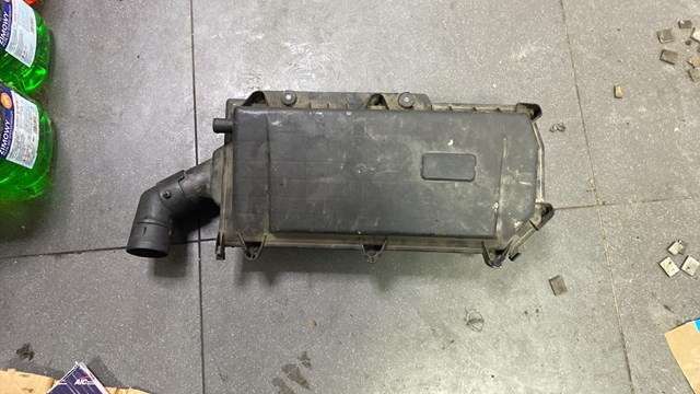 Корпус повітряного фільтра 036129611AA VAG