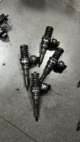 Форсунка паливна 038130073AG BOSCH