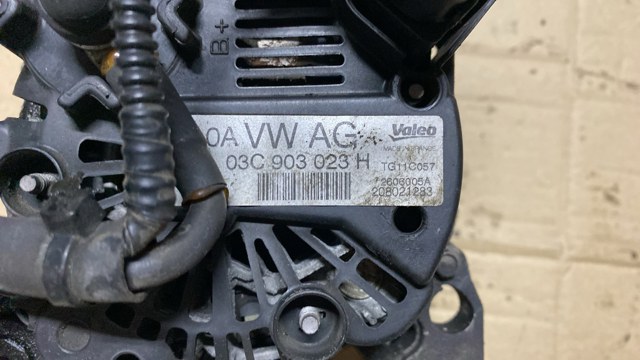 Генератор автомобільний 03C903023H VAG