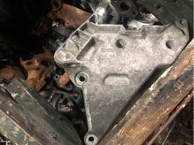 Задня подушка двигуна 03G199207E VAG