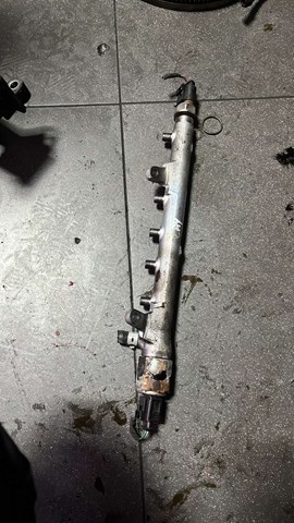 Розподільник палива 03L130089AA VAG