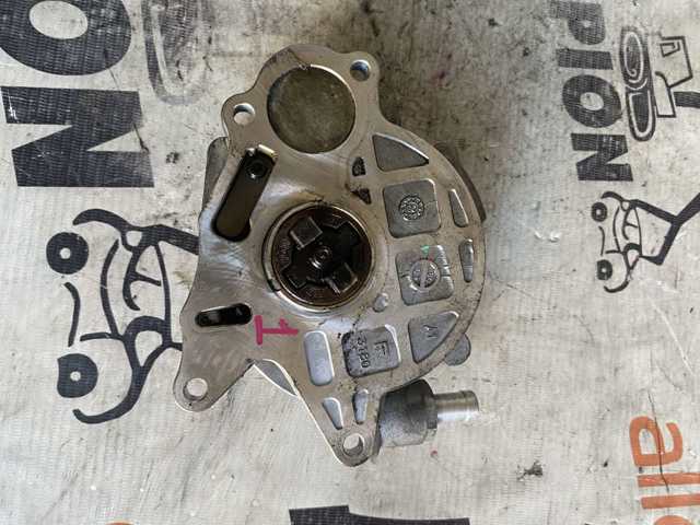 Насос вакуумний 03L145100 VAG