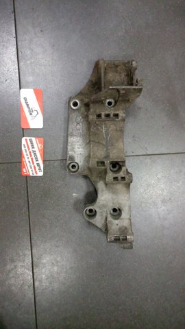 Кронштейн кріплення генератора 045903143C VAG