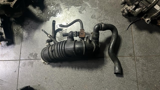 Повітряний патрубок витратоміра 058133356P VAG