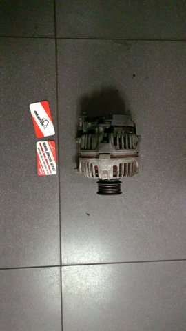 Генератор автомобільний 06A903026A VAG