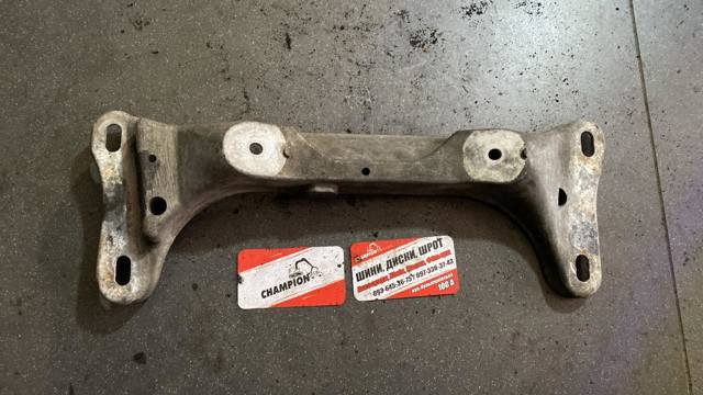 Кріплення кпп 1094684 BMW