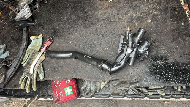 Термостат в зборі 11537534521 BMW