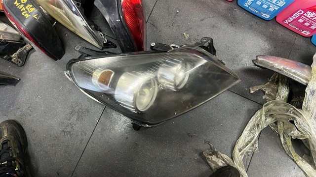 Фара правая 1216562 GM