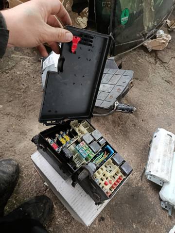 Реле запобіжників 1342985 FORD