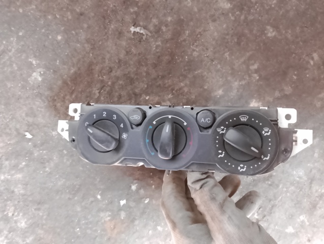 Механізм управління кондиціонером 1472305 FORD