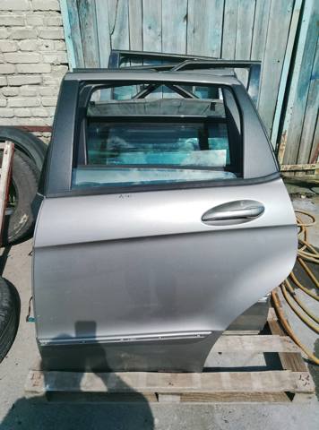 Двері задні 1697300105 MERCEDES