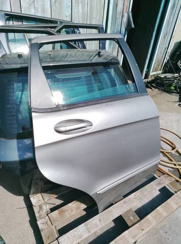 Двері задні в зборі 1697300205 MERCEDES