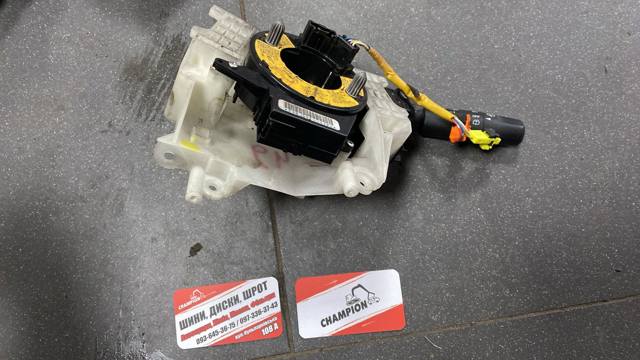 Перемикач підрульовий 17D682 MAZDA