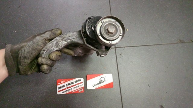 Натяжна планка поліклинового ременя 1J0145299 VAG