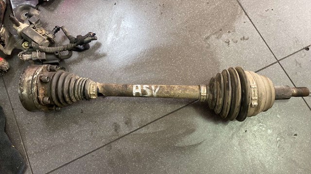 Піввісь передня ліва 1J0407271AP VAG