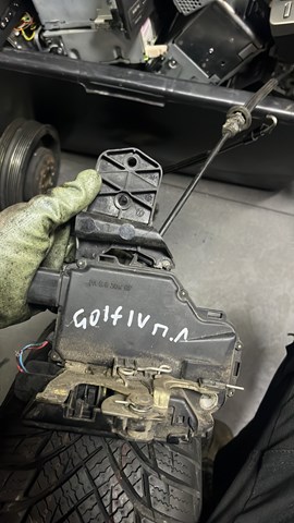 Замок дверей водія 1J0837867 VAG