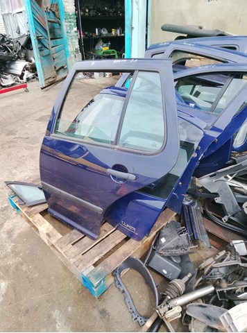 Скло кутове дверей задніх 1J6845216D VAG