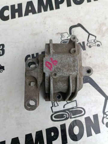 Права подушка двигуна 1K0199262M VAG