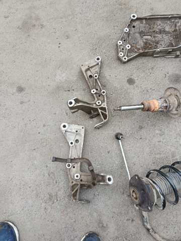Кронштейн передньої балки 1K0199295F VAG