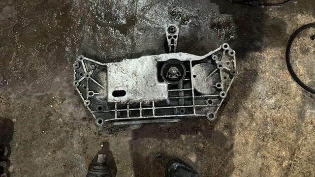 Балка передньої підвіски, підрамник 1K0199369G VAG