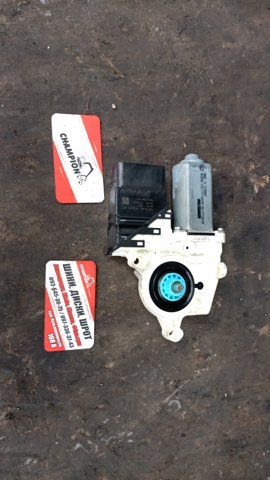 Мотор склопідйомника дверей передніх, правих 1K0959704AG VAG