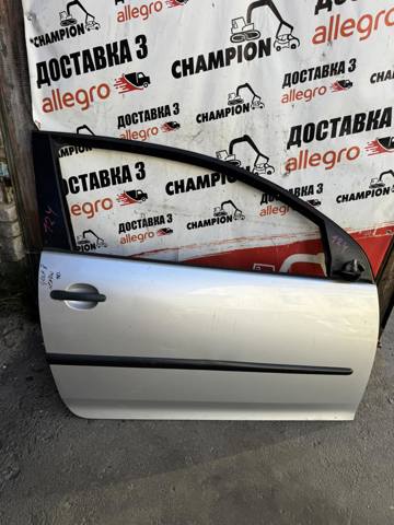 Дверка передня права 1K3831302AB VAG