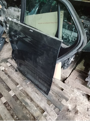 Двері пасажирські задні праві Volkswagen Jetta 5