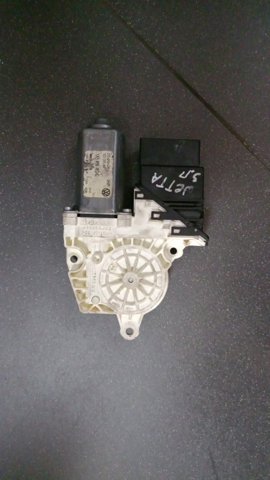 Мотор склопідйомника дверей задніх, правих 1K5839402G VAG
