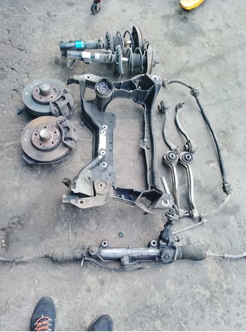 Важіль передньої підвіски верхній, лівий 2033300111 MERCEDES