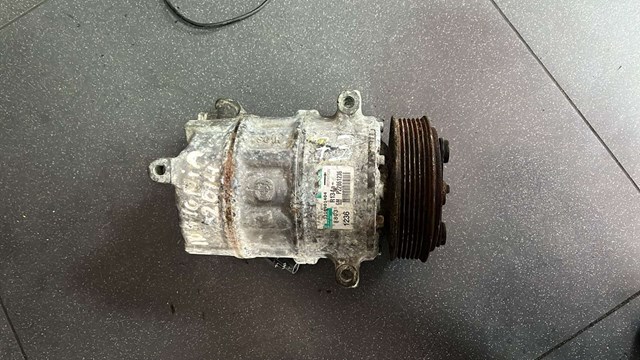 Компресор кондиціонера 22861236 GM