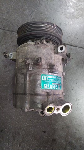 Компресор кондиціонера 24411249 GM