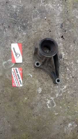 Подушка двигуна передня 24416545 OPEL