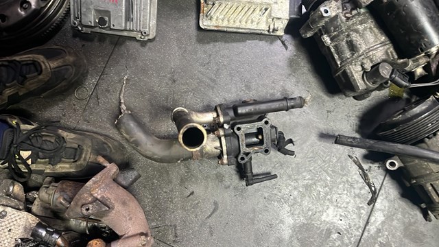 Водяна помпа термостата 2503185 OPEL