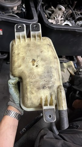 Бачок для води 254303E300 HYUNDAI