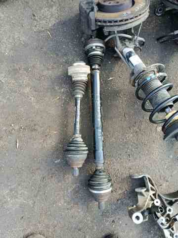 Привід лівий Volkswagen Golf 8