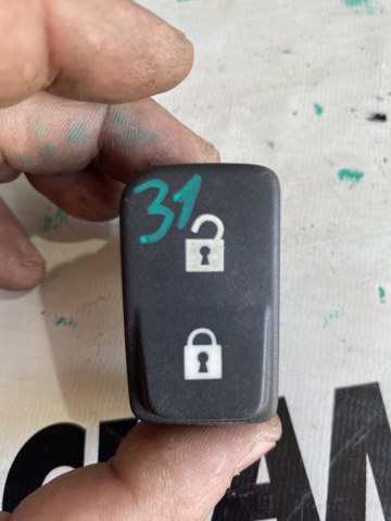 Кнопка блокування замка дверей 30669958 VOLVO