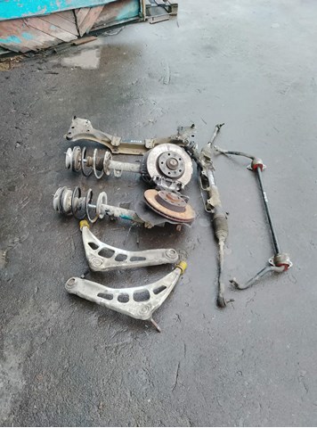 Амортизатор передньої підвіски, лівий 31316759095 BMW
