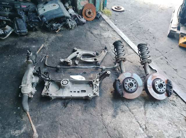 Стабілізатор передній 3C0411303Q VAG