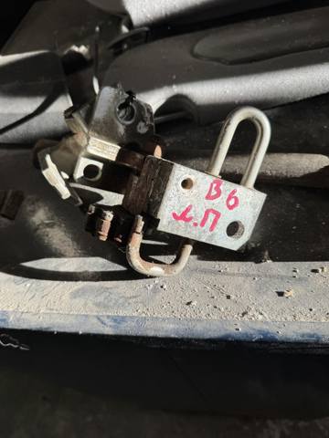 Завіса дверей передных лівих 3C0831411A VAG