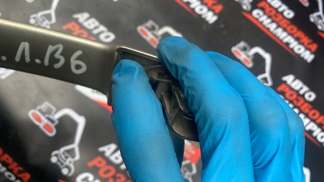 Дверна ручка ліва передня 3C0837205 VAG