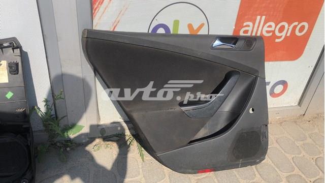 Внутрішня обшивка правих задніх дверей 3C9867211 VAG