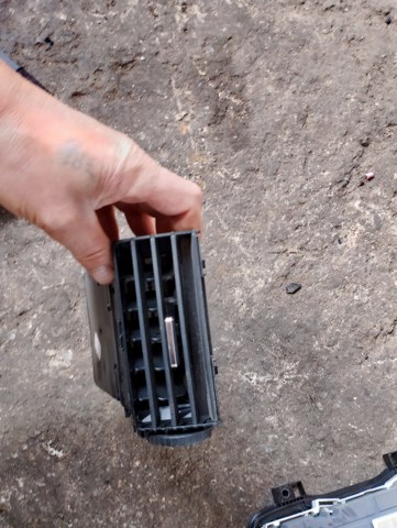 Решітка повітропровода 3M51R014L21AE FORD
