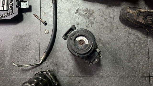 Компресор холодоагенту 4472601852 DENSO