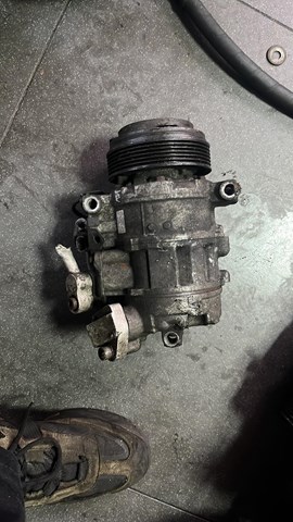 Компресор кондиціонера 4472601852 BMW