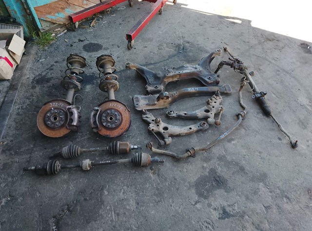 Правий важіль передній нижній підвіски 4806805041 TOYOTA