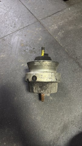 Права подушка двигуна 4F0199382BK VAG